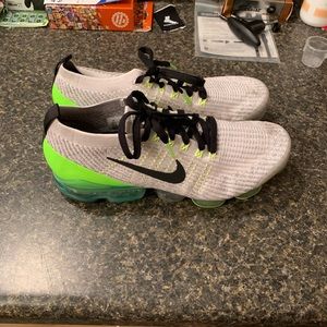 Nike Air Vapormax Flyknit 3 Electric Green size 11